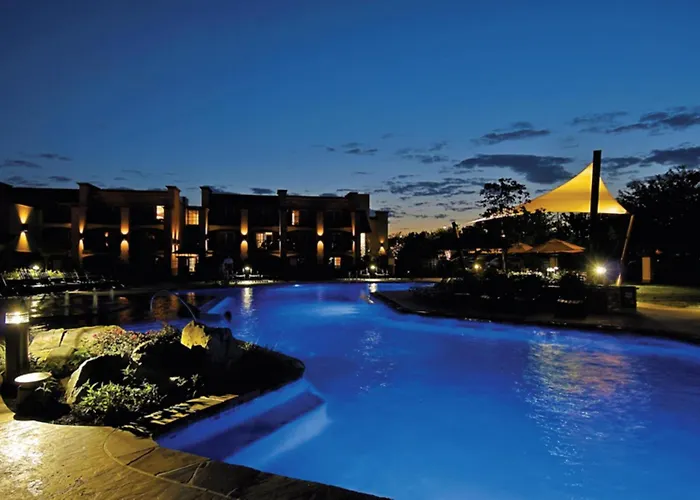 Pet Friendly hotel: Eden Resort And Suites, BW Premier Collection